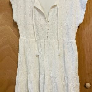 NEW 🌺🌺Vineyard vines white dress Small size